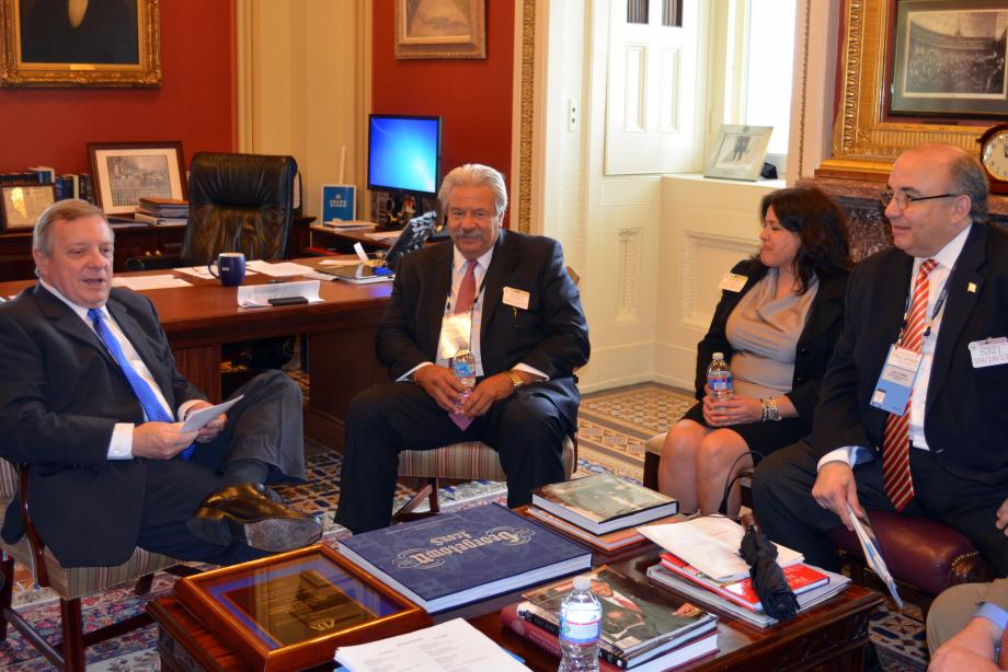 U.S. Senator Dick Durbin (D-IL) met with members of the Illinois Restaurants Association to discuss small business issues.